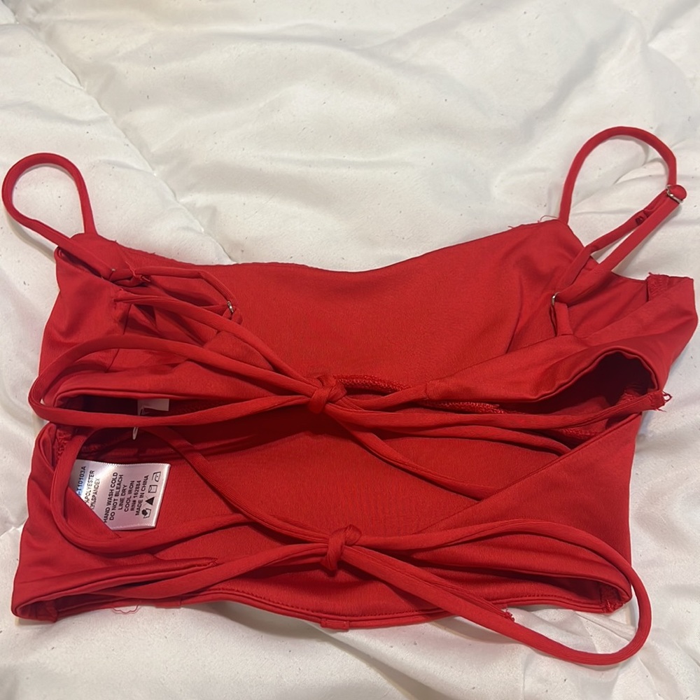 Red top - Picture 2 of 3